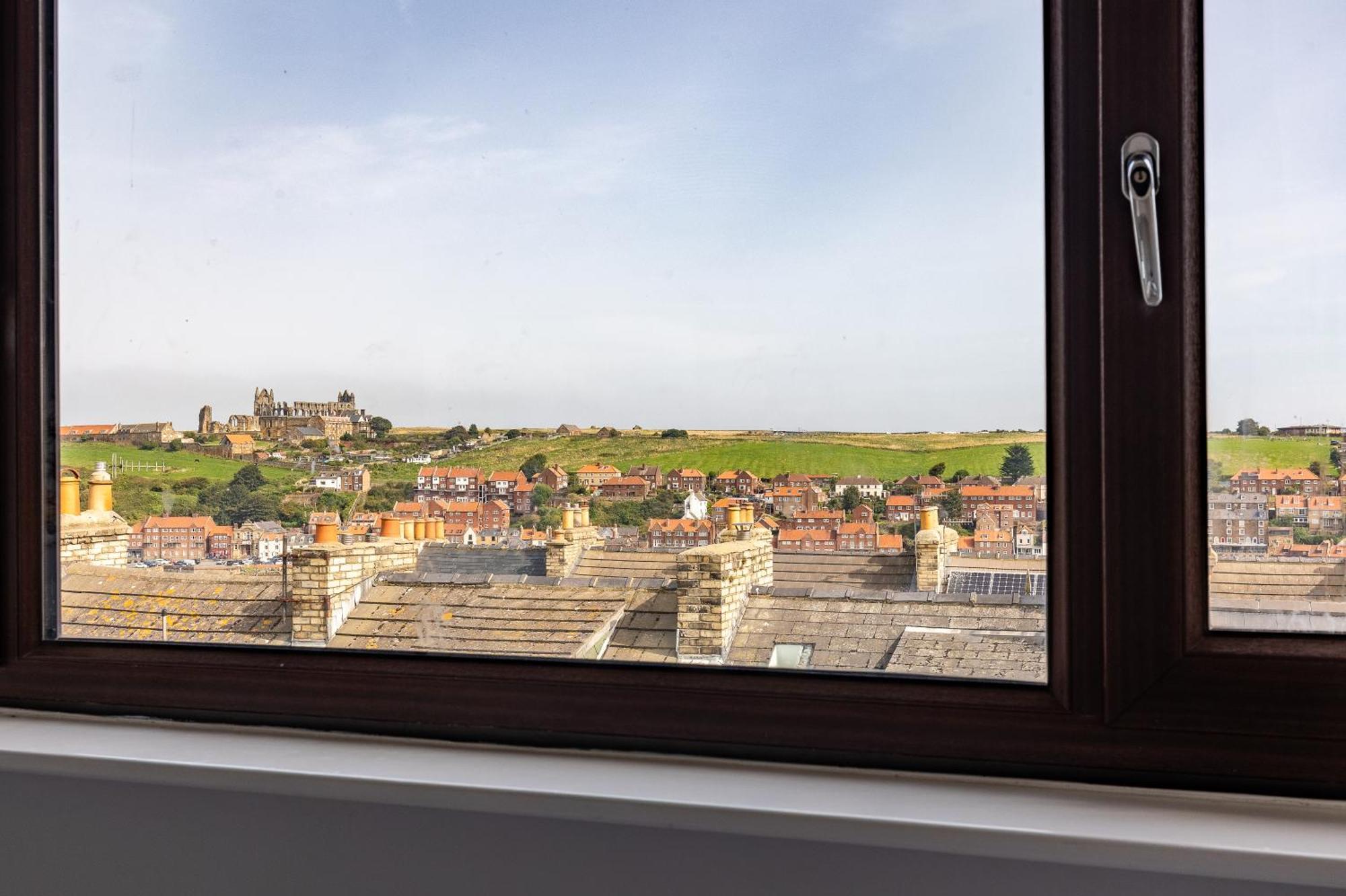 Rovers' Retreat Whitby George Street Ngoại thất bức ảnh