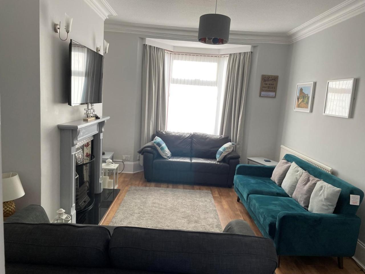 Rovers' Retreat Whitby George Street Ngoại thất bức ảnh